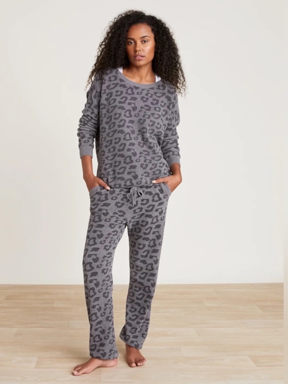 Barefoot Dreams Barefoot in the Wild Pullover and Track Pant Matching Set Size L